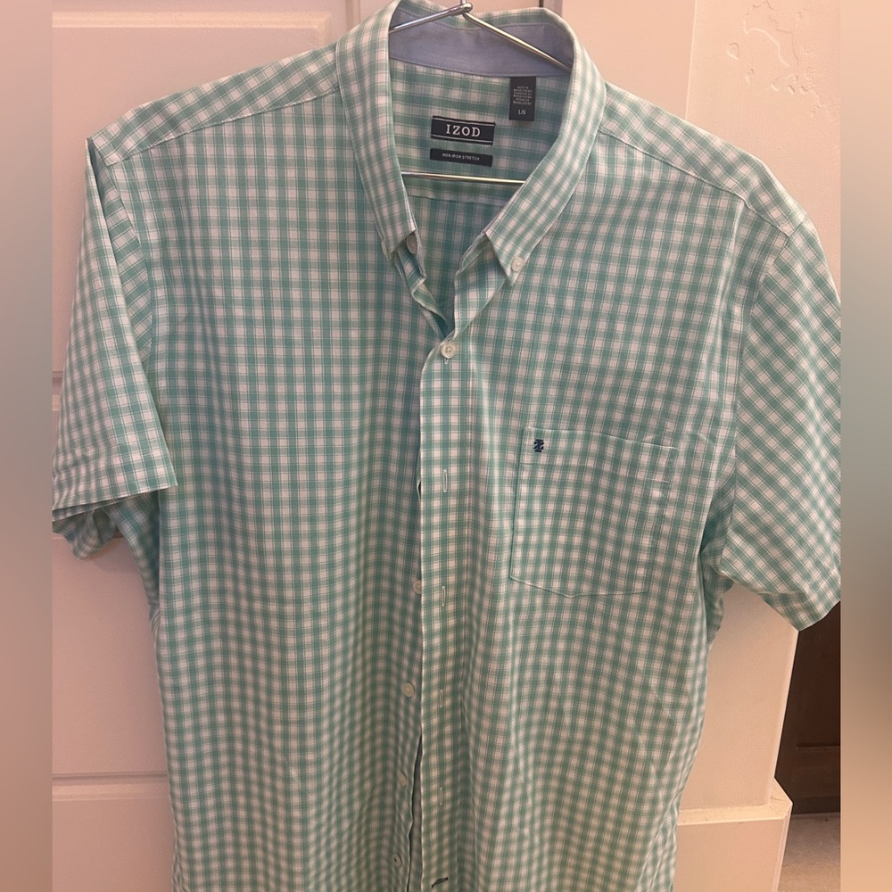 IZOD Men's Blue Plaid Non-Iron Stretch Shirt